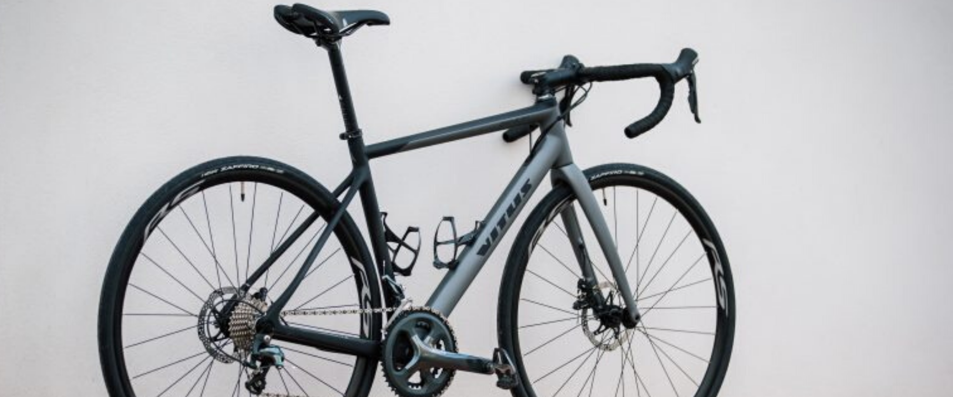 Vitus zenium disc shops road bike