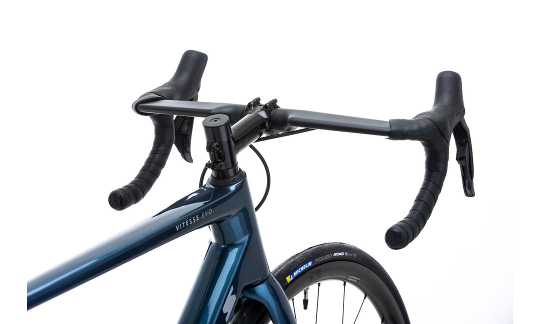 Vitesse Evo CR Disc フルカーボンフレーム Vitus Vitesse EVO CRS Road Bike Ultegra (2021) – Vitus Bikes