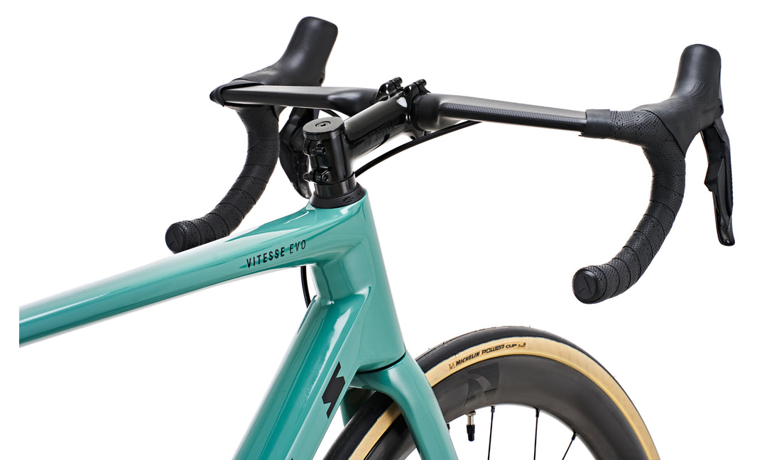 Vitesse Evo CR Disc フルカーボンフレーム Vitus Vitesse EVO CRS Di2 Road Bike Ultegra (2021) – Vitus Bikes